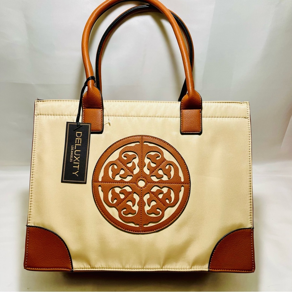 Deluxity Tote Bag with Decorative Leather Emblem and Trim,✨Tory Inspired✨, NWT